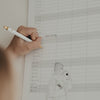 Familienkalender im Einsatz mit handschriftlichem Eintrag Geburtstag