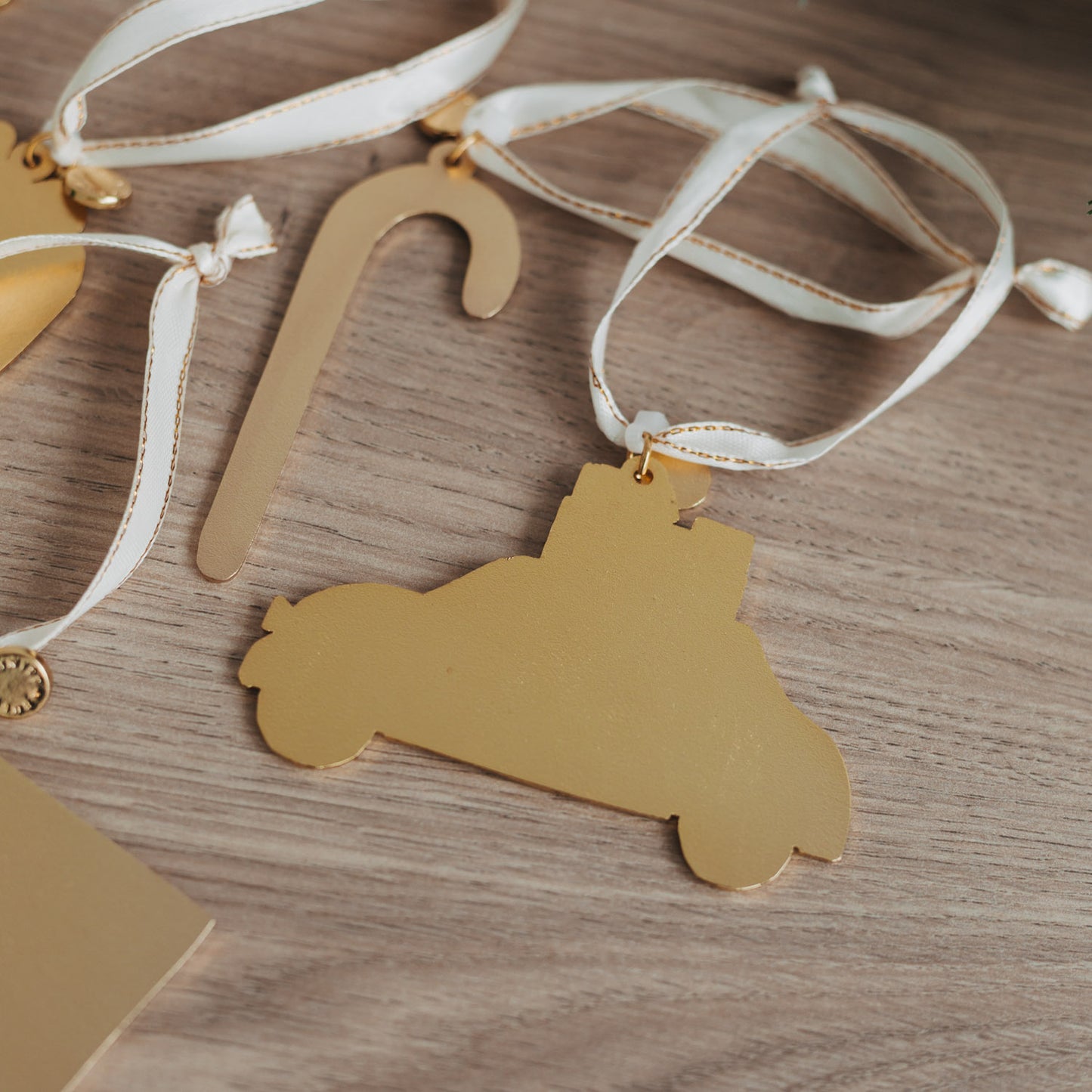 Baumschmuck Weihnachtsauto von hinten | Eulenschnitt 