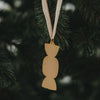 Rückseite Bonbon Anhänger in Gold, schlichter Christbaumschmuck am Tannenbaum