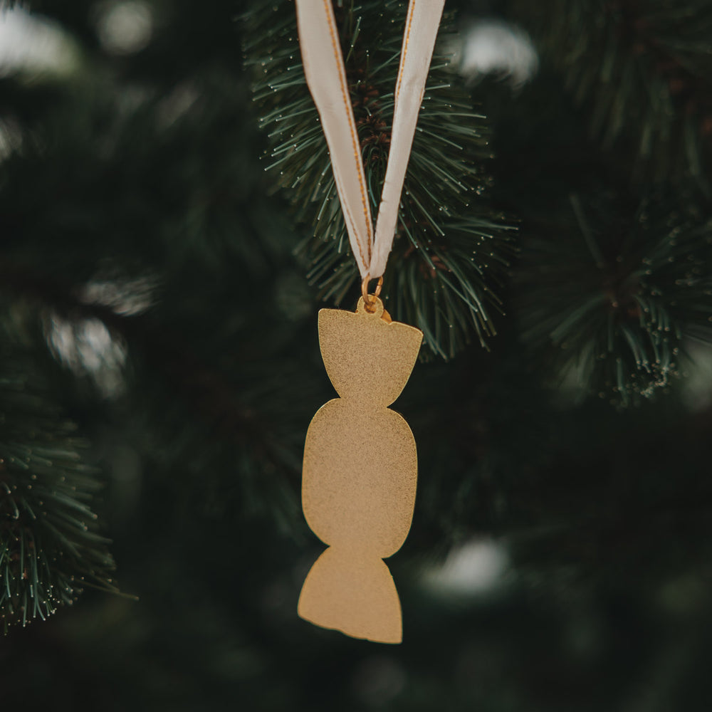 Rückseite Bonbon Anhänger in Gold, schlichter Christbaumschmuck am Tannenbaum