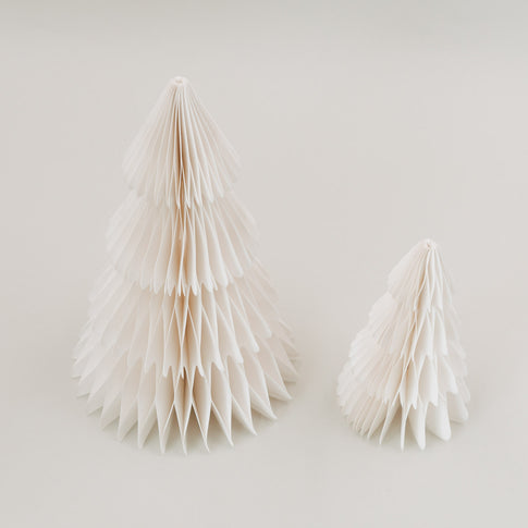 Papiertannen Set in Natur aus Papier mit Wabenoptik, von oben fotografiert, stilvoll und dezent