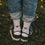 Weiße Kids Socken mit rotem Herz von Eulenschnitt zu Sneakern