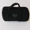 Schwarze Hundedecke mit Griff und Herz-Detail, minimalistisch freigestellt