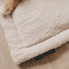 Detail Hundedecke mit Eulenschnitt Label, weicher Teddyfleece Stoff